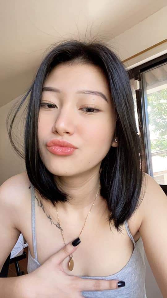 Cô sinh viên cao chạy ra để quan hệ tình dục