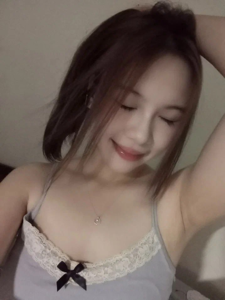 Bồ của chị gái chịch cô em bà xã đang buồn bã vì thất tình